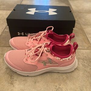 New Under Armour Kids Pink Sneakers Lightweight Lace-Up Design Size 5.5 Y